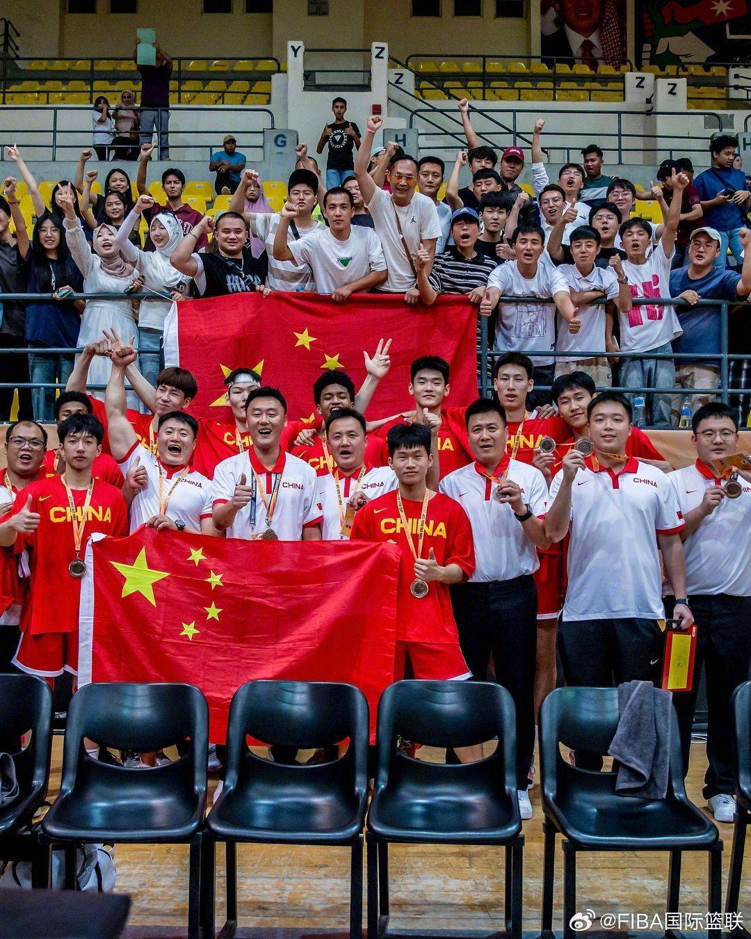 包含FIBA晒张博源赛场瞬间：期待中国U19男篮在世界杯有精彩表现的词条