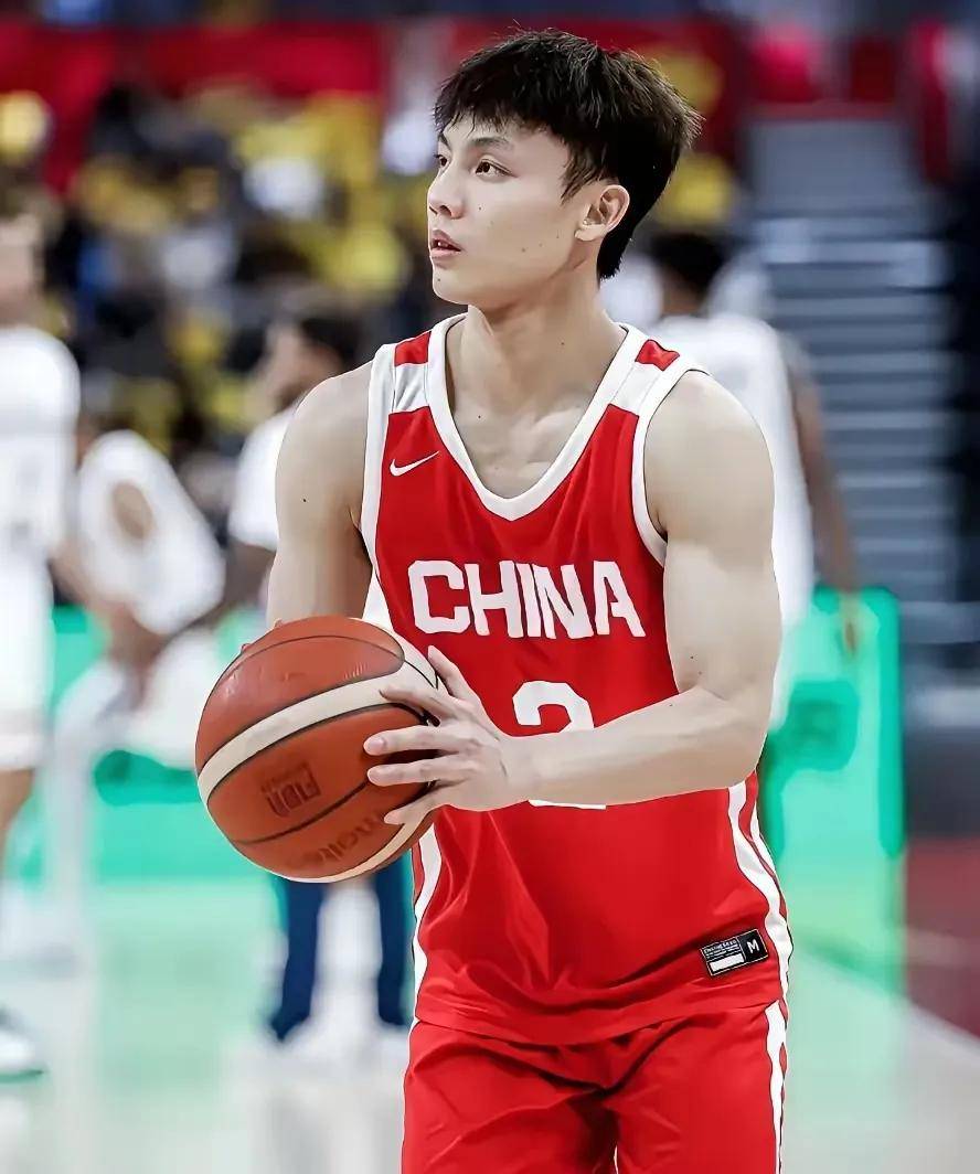 高诗岩、徐杰位置不稳定，王俊杰是热身赛最大发现的简单介绍