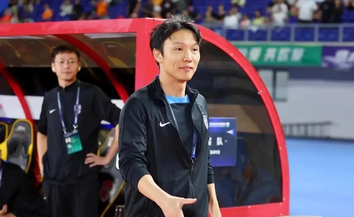 2-2！武汉三镇逼平联赛第3，邓卓翔带队11轮狂揽18分，成土帅之光