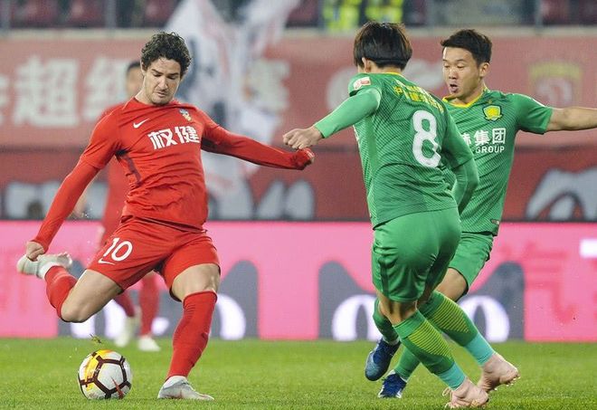 天津权健客场失利，球队面对艰巨任务挽回局势
